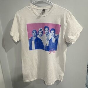 Big Time Rush 2023 Concert T Shirt WhiteTee with Pink and Blue Design